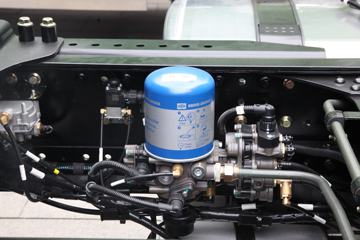 һ����� J7�ؿ� 560���� 4X2 ǣ����(����)(CA4180P77K25E6)ͼƬ