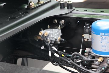 һ����� J7�ؿ� 560���� 4X2 ǣ����(����)(CA4180P77K25E6)ͼƬ