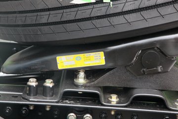 һ����� J7�ؿ� 560���� 4X2 ǣ����(����)(CA4180P77K25E6)ͼƬ