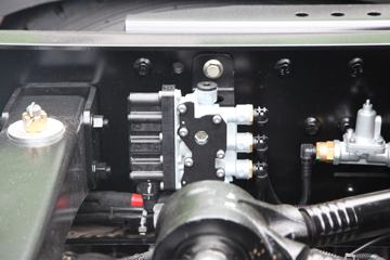 һ����� J7�ؿ� 560���� 4X2 ǣ����(����)(CA4180P77K25E6)ͼƬ