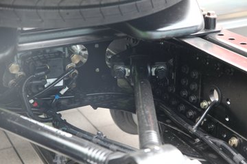 һ����� J7�ؿ� 560���� 4X2 ǣ����(����)(CA4180P77K25E6)ͼƬ