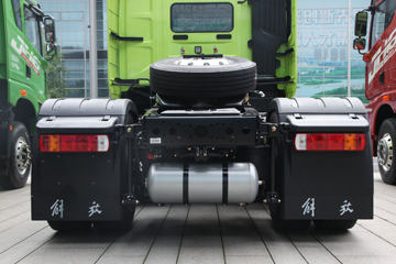 һ����� J7�ؿ� 560���� 4X2 ǣ����(����)(CA4180P77K25E6)ͼƬ