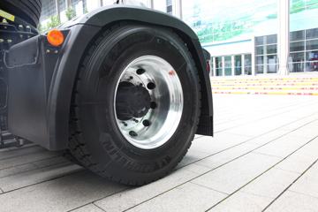 һ����� J7�ؿ� 560���� 4X2 ǣ����(����)(CA4180P77K25E6)ͼƬ