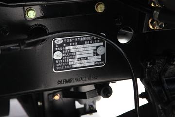 �ൺ��� ��VH�п� 220���� 4X2 6.75�׵��������ػ���(����)(CA1180PK15L2E6A80)ͼƬ