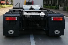 比亚迪 Q3 26T 6X4 纯电动牵引车348kWh