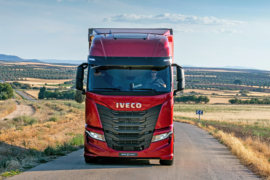 S-WAY&nbsp;牵引车官方图图片