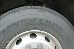 东风商用车 天龙VL重卡 245马力 6X2 9.6米厢式载货车(DFH5250XXYAX1V)