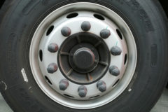 东风商用车 天龙VL重卡 245马力 6X2 9.6米厢式载货车(DFH5250XXYAX1V)