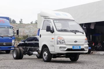 凯马 锐航X1 1.5L 113马力 汽油 3.92米单排厢式微卡(国六)(KMC5031XXYQ318D6)