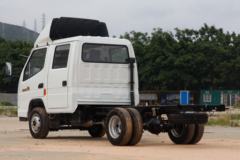 唐骏欧铃 小宝马 1.5L 112马力 汽油 3.02米双排栏板微卡(国六)(ZB1030BSD0L)