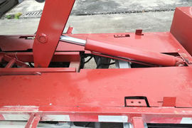 延龙&nbsp;电动垃圾车上装图片