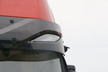 �����ؿ� ����X3000 460���� 6X4 LNGΣ��Ʒǣ����(����)ͼƬ