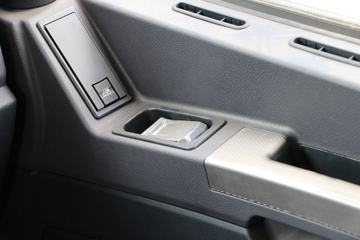 �����ؿ� ����X3000 460���� 6X4 LNGΣ��Ʒǣ����(����)ͼƬ