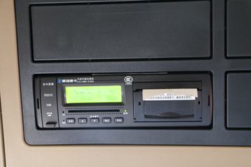 �����ؿ� ����X3000 460���� 6X4 LNGΣ��Ʒǣ����(����)ͼƬ