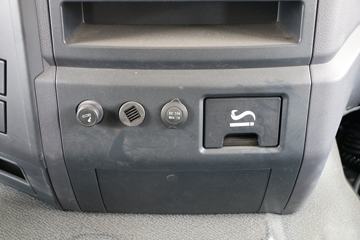 �����ؿ� ����X3000 460���� 6X4 LNGΣ��Ʒǣ����(����)ͼƬ