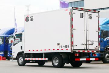 庆铃底盘 冷藏车外观图片