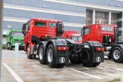 陕汽重卡 德龙X3000 低顶版 500马力 6X4牵引车