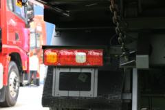 陕汽重卡 德龙X3000 430马力 8X4 8米自卸车(SX33105C426B)