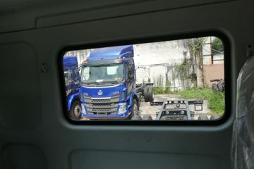 �������� ����L3�п� 170���� 4X2 6.75���Ű������ػ���(4700���)ͼƬ