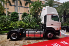 广汽日野 700臻值系 快递版 480马力 4X2牵引车(YC4181SH1EG5)