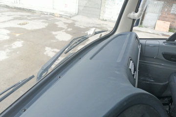 ���� ����T25 185���� 4X2 3.8����ж��(��130ǰ�ö�)(EQ3041L8GDAAC)ͼƬ