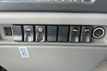 ���� ����T25 185���� 4X2 3.8����ж��(��130ǰ�ö�)(EQ3041L8GDAAC)ͼƬ