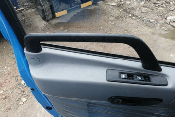 ���� ����T25 185���� 4X2 3.8����ж��(��130ǰ�ö�)(EQ3041L8GDAAC)ͼƬ