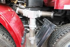 陕汽 德龙F2000重卡 380马力 8X4 8米LNG自卸车(SX3315DT456TL1)