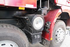 陕汽 德龙F2000重卡 380马力 8X4 8米LNG自卸车(SX3315DT456TL1)