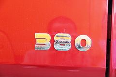 陕汽 德龙F2000重卡 380马力 8X4 8米LNG自卸车(SX3315DT456TL1)