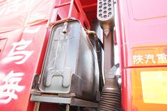 陕汽 德龙F2000重卡 380马力 8X4 8米LNG自卸车(SX3315DT456TL1)