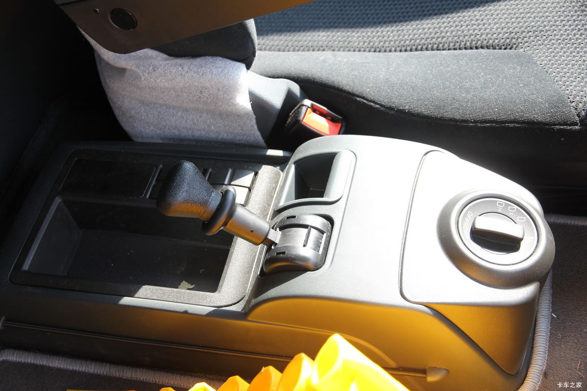 ��(MAN) TGSϵ���ؿ� 480���� 6X4��ж����ʻ��                                               