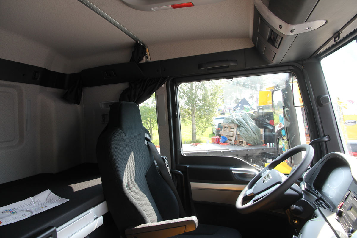 ��(MAN) TGSϵ���ؿ� 480���� 6X4��ж����ʻ��                                               