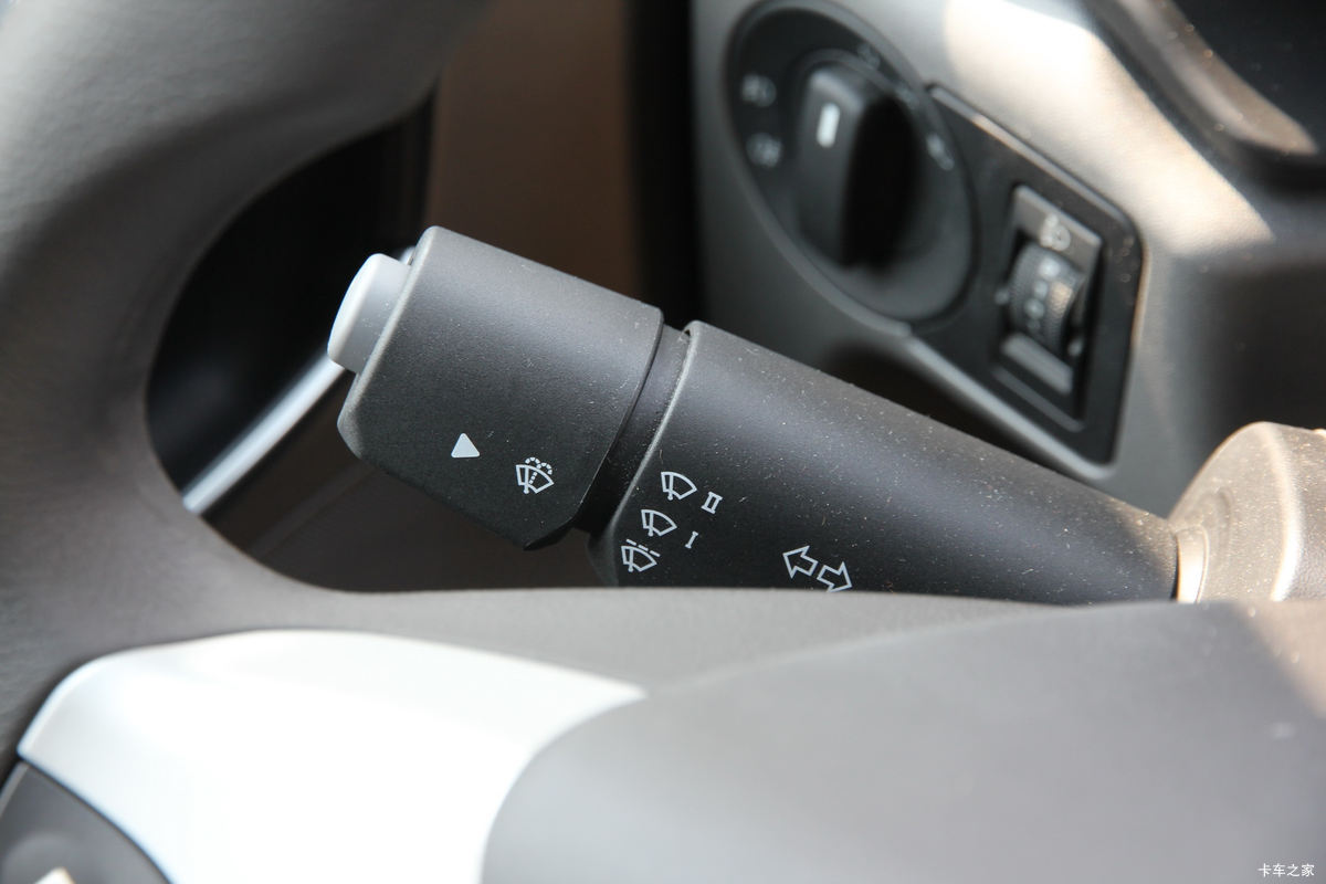 ��(MAN) TGSϵ���ؿ� 480���� 6X4��ж����ʻ��                                               