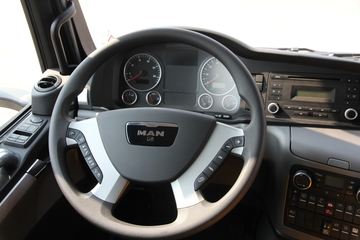 TGS&nbsp;自卸车驾驶室                                               图片