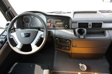 TGS&nbsp;自卸车驾驶室                                               图片