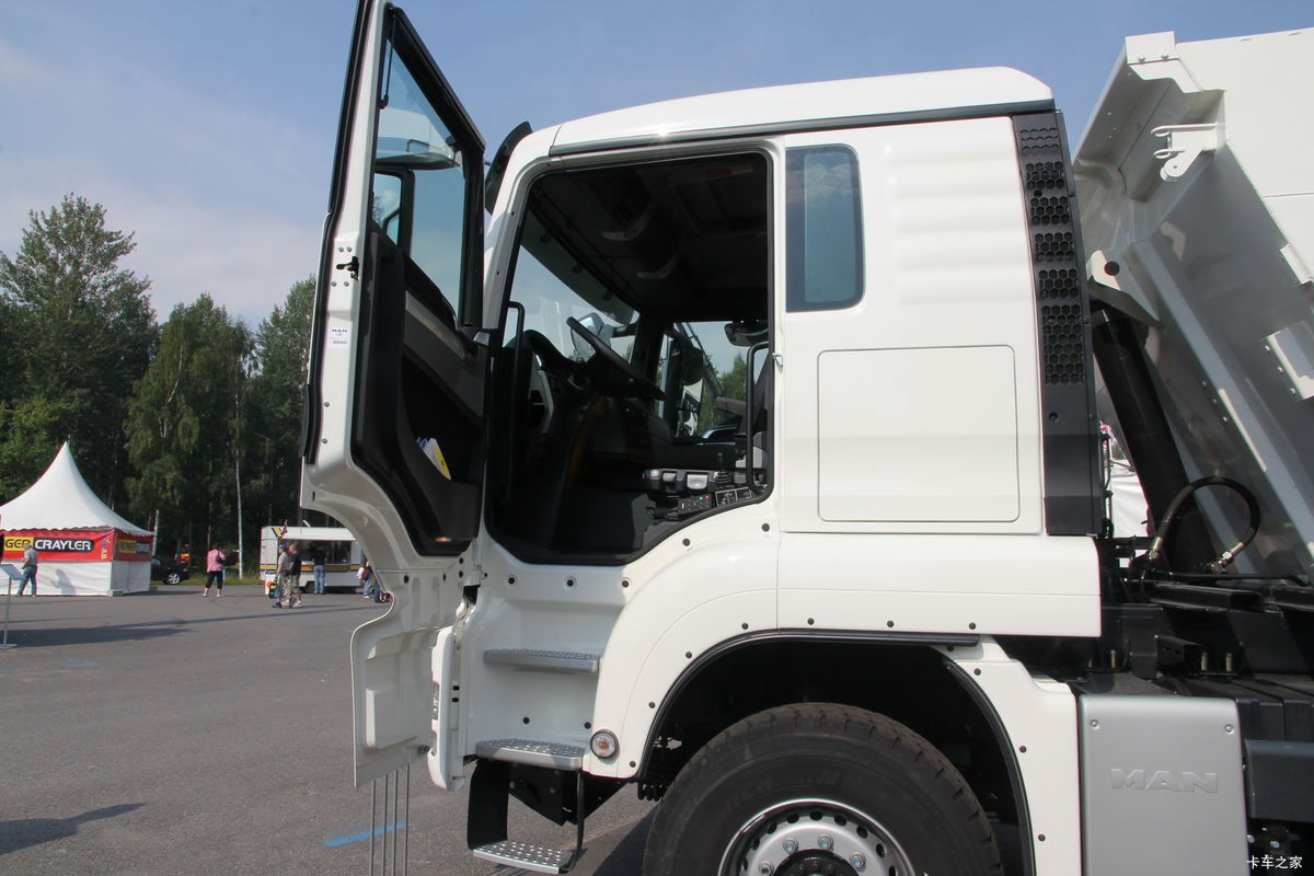 ��(MAN) TGSϵ���ؿ� 480���� 6X4��ж����ʻ��                                               