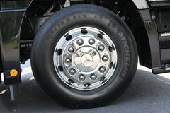 奔驰 Actros重卡 480马力 4X2牵引车(黑曜石)(型号1848LS)