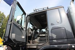 奔驰 Actros重卡 550马力 8X8载货车(型号4155底盘)