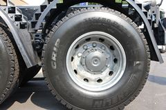 奔驰 Actros重卡 550马力 8X8载货车(型号4155底盘)