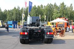奔驰 Actros重卡 550马力 8X8载货车(型号4155底盘)