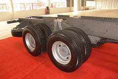 时骏 格奥雷重卡 336马力 8X4 载货车(底盘)(LFJ1316G)