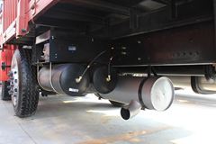 福田 欧曼ETX 5系重卡 270马力 8X4 9.5米仓栅式载货车(BJ5312CCY-2)