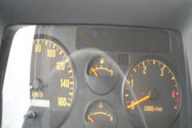 庆铃底盘&nbsp;扫路车驾驶室图片