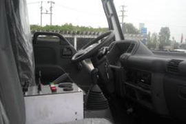 庆铃底盘&nbsp;扫路车驾驶室图片