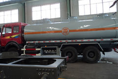 北奔 V3重卡 300马力 6X4 加油车(ND5257GJYZ)