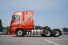 青岛解放 JH6⁺重卡 生活舱版 500马力 6X4 AMT牵引车(CA4250P33K25T1E5A80)
