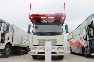 一汽解放底盘&nbsp;中置轴车辆运输车外观图片