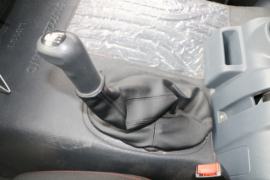 一汽解放底盘&nbsp;中置轴车辆运输车驾驶室图片