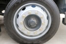 一汽解放底盘&nbsp;中置轴车辆运输车底盘图片